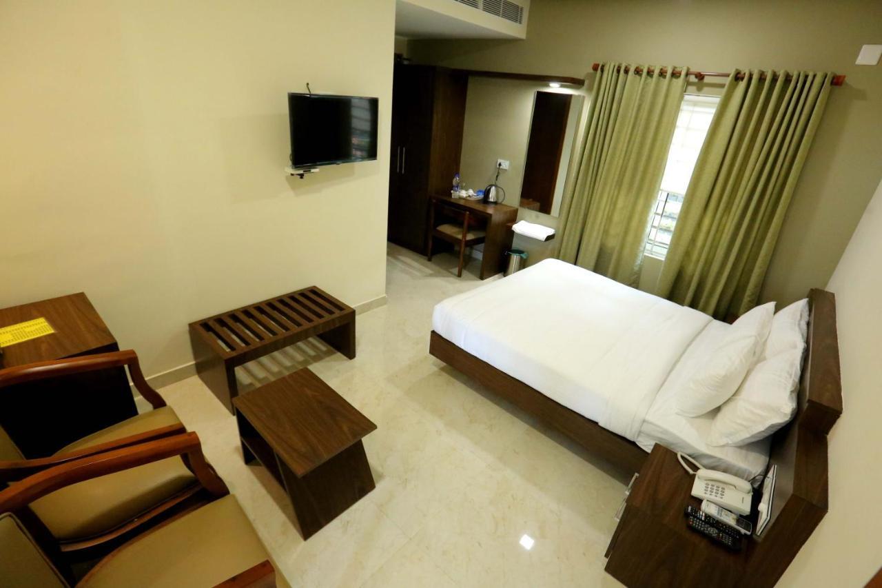 Hotel Kira Palace Residency Ernakulam Exteriér fotografie