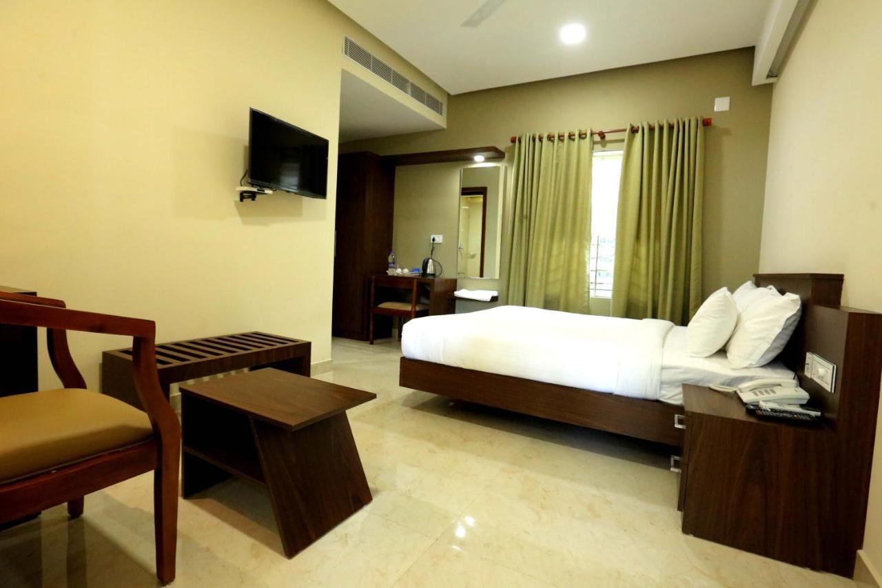 Hotel Kira Palace Residency Ernakulam Exteriér fotografie